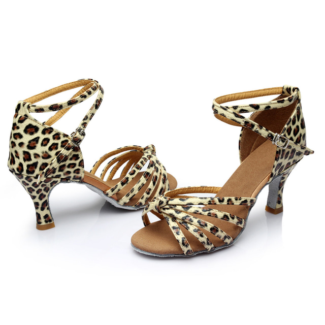  chaussures de danse latine à imprimé léopard pour femmes – talons à lanières avec semelle en daim pour la salsa et la performance