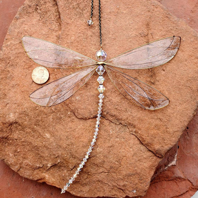  Atrapasueños de libélula, atrapasol de cristal, carillón de viento, regalo hecho a mano, carillón de viento, adorno para colgar en la pared, decoración al aire libre, 15*15cm