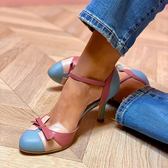  damskie retro dwukolorowe czółenka na wysokim obcasie – pasek na kostce z różową i niebieską kokardką, idealne do stylizacji inspirowanych stylem vintage i swobodnych, eleganckich stylizacji