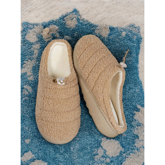  mysiga beige sherpatofflor för kvinnor med quiltad design och halkfri sula – perfekta för inomhuskomfort och avkoppling
