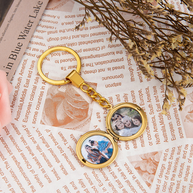  Personalized Keychain Custom Wedding Gift for Couple, Gold Round Pendant with Two Customizable Photos, Romantic Wedding, Mother's Day Gift for Women and Lovers