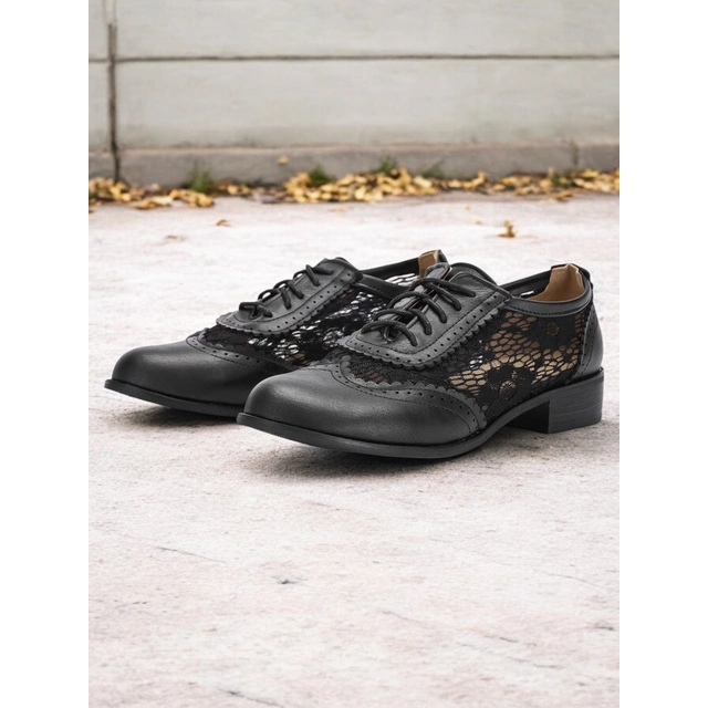 Lace Up Perforated Oxfords Shoes Plus Size Casual Shoes