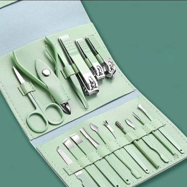  16 in1 Professional Nail Clippers Pedicure Kit Manicure Set , Stainless Steel Nail Care Tools Grooming Kit with Luxurious Travel Leather Case for Thick Nails Men Women Gift