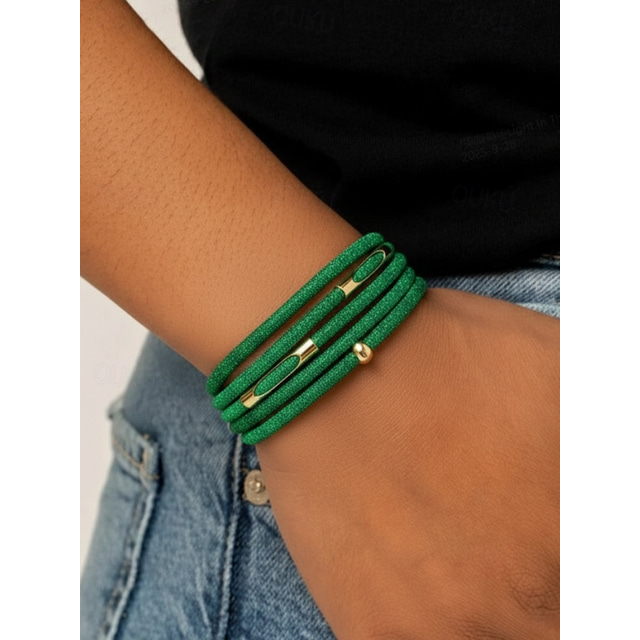  Women's Christmas Red Multi-Layer Bracelet with Gold Magnetic Clasp, Sparkly Glitter Cuff Jewelry for Holiday Parties & Festive Outfits