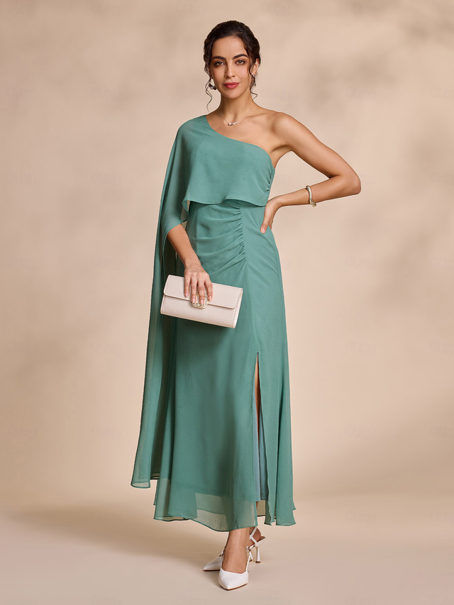 Grünes kurzes, figurbetontes Partykleid mit Rüschen main image 1