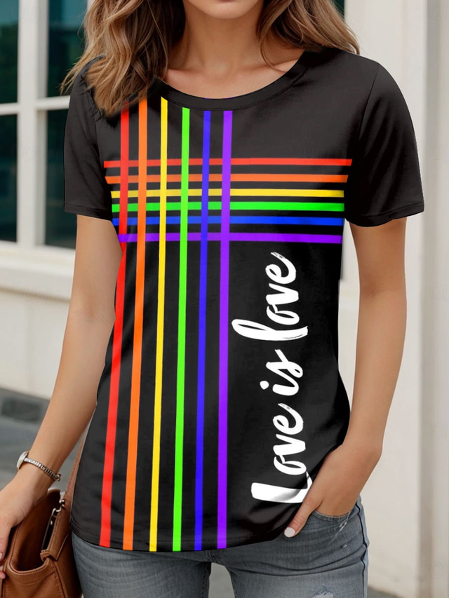  Camiseta feminina estampada com estampa de desfile do orgulho LGBT, estilo vintage, estilo clássico, manga curta, gola redonda, gola redonda, estampa diária, preta, verão, primavera