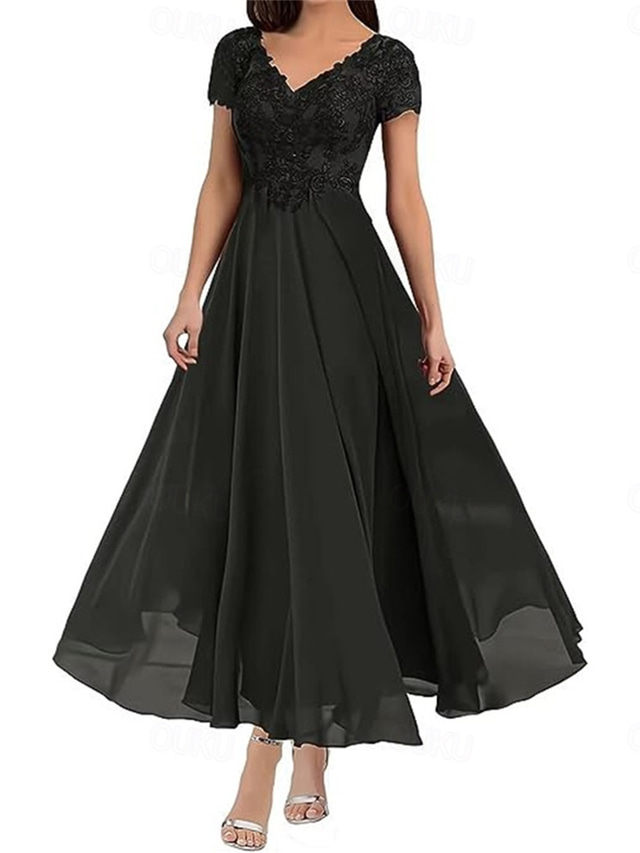  A-Line Mother of the Bride Dress Elegant V Neck Floor Length Polyester Short Sleeve with Solid Color 2025