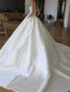 levne Luxusní svatební šaty-Královský styl formální svatební šaty ball gown čtvercového výstřihu bez rukávů klášterní vlečka saténové svatební šaty v jednotné barvě 2025