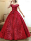 economico Abiti per feste da ballo-Abiti dorati A-Line Abiti da cocktail Abito elegante Formalità Invitati a matrimoni Lunghezza tè Senza maniche Off Shoulder Raso con pieghe Applicazioni abito per impressionare