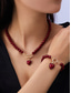 abordables Collar de mujer-Conjunto de collar y pulsera de perlas rojas para mujer con colgante de corazón, diseño de cierre en tono dorado, joyería elegante para regalo de San Valentín, bodas y ocasiones especiales.
