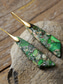 ieftine Cercel de damă-cercei cu piatra naturala verde cu carlige aurii - stil boho, bijuterii unice cu pietre pretioase pentru femei, perfecte pentru ocazii casual si elegante