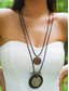 abordables Collar de mujer-Collar con colgante de madera en capas estilo bohemio para mujer: cuentas de aleación natural hechas a mano, diseño étnico en espiral, joyería ligera y llamativa para atuendos casuales, fiestas de verano y vacaciones en la playa.