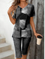ieftine Seturi scurte pentru femei-Pentru femei Modă Stilat Tricou Seturi de pantaloni scurți Manșon scurt În V Grafic Geometric #D Peteci Imprimeu Casul / Zilnic Negru Albastru Cerneală Albastru Deschis Vară Fit regulat