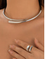 abordables Collier pour femme-Ensemble de bagues et colliers épurés en or et argent pour femmes, bijoux au design ouvert et simple pour les femmes avant-gardistes, adaptés aux fêtes, au bureau et aux looks quotidiens élégants