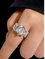 voordelige Dames ringen-Luxe verzilverde damesring met grote ronde geslepen zirkonia en pavé kristaldetails - elegante statement sieraden voor feesten en formele gelegenheden