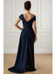 billiga Ballgowns för kvällsbruk-Åtsmitande Svepsläp Kvälls klänningar Balklänning med överkjol Formell klädsel Elegant Kändis Stil Ärmlös Över axeln Trädgårdsfest Bröllop Stretchig satäng Paljetter med Plisserat