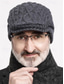 abordables Chapeaux pour hommes-Bonnet béret en maille pour homme – doublé polaire pour plus de chaleur, plusieurs couleurs, design élégant en maille torsadée pour l'hiver.