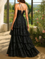 baratos Vestidos de Festa em A-Vestido longo preto em A vestido de baile vestido de festa vestidos de Quinceanera festa elegante sem mangas alça espaguete festa à noite de formatura costas descobertas com babados e fenda