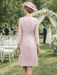 preiswerte Mamas Kleidersets-Zweiteilig Schlauchkleid Knielang Kleid für Hochzeitsgäste Brautmutterkleid Ärmellos Rundausschnitt Elegant Übergröße Hochzeitsgast Kirche Satin Spitze Mit Schal Jackenkleider mit Applikationen
