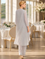 baratos Terninhos de calça da mamãe-Terninho Traje de 3 peças Longo Vestido Para Mãe dos Noivos Sem Manga Barco Pescoço Elegante Tamanhos Grandes Embrulho incluido Convidado do casamento Chiffon Vestidos de jaqueta com Cor Única