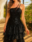 baratos Vestidos de Festa em A-Vestido longo preto em A vestido de baile vestido de festa vestidos de Quinceanera festa elegante sem mangas alça espaguete festa à noite de formatura costas descobertas com babados e fenda