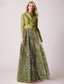 abordables Longueur du plancher-Ligne A Longueur au sol Robe Chemise Robe d'invité de mariage Robe de Cérémonie Robe de Mère de Mariée  manche longue Col de chemise Élégant ancien Mariage Formel Nylon avec Imprimé floral Noeud(s