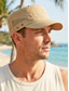 abordables Chapeaux pour hommes-Casquette plate pour homme en polyester à séchage rapide, ajustable et respirante, idéale pour la plage et le quotidien. Couleurs variées. Parfaite pour les vacances à la plage ou une tenue