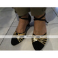 Latein-Tanzschuhe für Damen – schwarze Wildleder-Ballsaal-Absätze mit goldenen Riemen, Knöchelriemen und Wildledersohle für Salsa, Tango und Performance