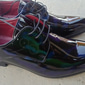 scarpe eleganti stringate in similpelle verniciata bordeaux lucido da uomo con dettagli brogue - scarpe oxford formali per matrimoni, feste ed eventi aziendali