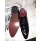 scarpe eleganti stringate in similpelle verniciata bordeaux lucido da uomo con dettagli brogue - scarpe oxford formali per matrimoni, feste ed eventi aziendali