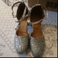 Zapatos de baile de salón para mujer con purpurina plateada y correa en el tobillo: zapatos de fiesta de salsa latina con tacón medio brillante para bodas y ocasiones especiales