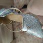 Zapatos de baile de salón para mujer con purpurina plateada y correa en el tobillo: zapatos de fiesta de salsa latina con tacón medio brillante para bodas y ocasiones especiales