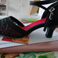 chaussures de danse en maille argentée pour femmes – talons bas pour salle de bal latine avec bride à la cheville pour mariages et événements spéciaux