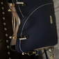 dames marineblauwe en roze handtas met hartvormige kwastbedel – elegante imitatieleren crossbody en tote bag voor dagelijks gebruik