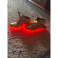 Baskets montantes à LED dorées pour enfants et hommes avec semelle colorée, sangle réglable et finition brillante