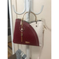marineblaue und rosa Handtasche für Damen mit Herzquastenanhänger – elegante Umhängetasche und Tragetasche aus Kunstleder für den täglichen Gebrauch