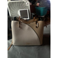 sac à main bleu marine et rose pour femme avec breloque pompon en forme de cœur – élégant sac à bandoulière et fourre-tout en similicuir pour un usage quotidien