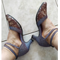 chaussures de danse en maille argentée pour femmes – talons bas pour salle de bal latine avec bride à la cheville pour mariages et événements spéciaux