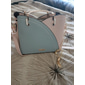 marinblå och rosa handväska för kvinnor med charm med hjärttofs – elegant crossbody och tygväska i konstläder för dagligt bruk