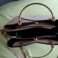 marinblå och rosa handväska för kvinnor med charm med hjärttofs – elegant crossbody och tygväska i konstläder för dagligt bruk