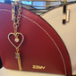 marinblå och rosa handväska för kvinnor med charm med hjärttofs – elegant crossbody och tygväska i konstläder för dagligt bruk