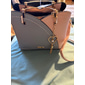 Bolso de mano para mujer en azul marino y rosa con colgante de borla en forma de corazón: elegante bolso bandolera y tote de piel sintética para uso diario