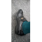 Mocassins habillés en similicuir verni pour hommes – chaussures à enfiler formelles avec des accents en maille et une boucle en métal élégante pour les mariages et les affaires
