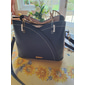 sac à main bleu marine et rose pour femme avec breloque pompon en forme de cœur – élégant sac à bandoulière et fourre-tout en similicuir pour un usage quotidien