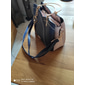Bolso de mano para mujer en azul marino y rosa con colgante de borla en forma de corazón: elegante bolso bandolera y tote de piel sintética para uso diario