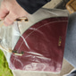 Bolso de mano para mujer en azul marino y rosa con colgante de borla en forma de corazón: elegante bolso bandolera y tote de piel sintética para uso diario