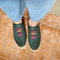 Damen-Sneaker zum Hineinschlüpfen mit grünem Katzen-Print – atmungsaktive Halbschuhe mit elastischem Einsatz zum Gehen, Reisen und für den Alltag