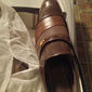 Mocassins habillés en similicuir verni pour hommes – chaussures à enfiler formelles avec des accents en maille et une boucle en métal élégante pour les mariages et les affaires