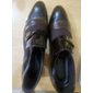 Mocassins habillés en similicuir verni pour hommes – chaussures à enfiler formelles avec des accents en maille et une boucle en métal élégante pour les mariages et les affaires