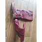 bottes vintage en similicuir rouge pour femmes avec accents de boucle - parfaites pour les aventures en plein air, les sorties décontractées et la mode d'automne